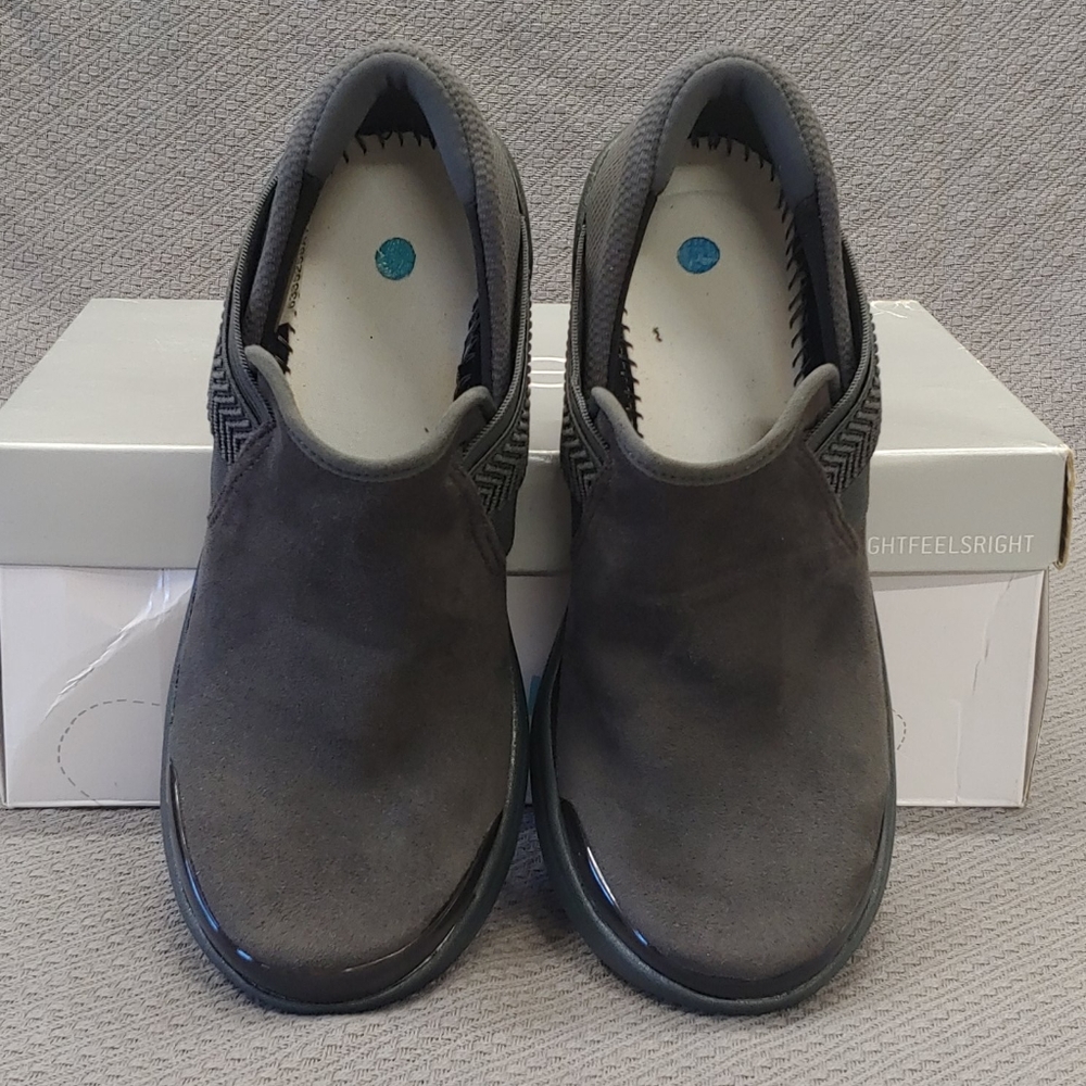 Bzees Enhanced Step ln Bootie Dark Gray - 6 - Picture 4 of 11